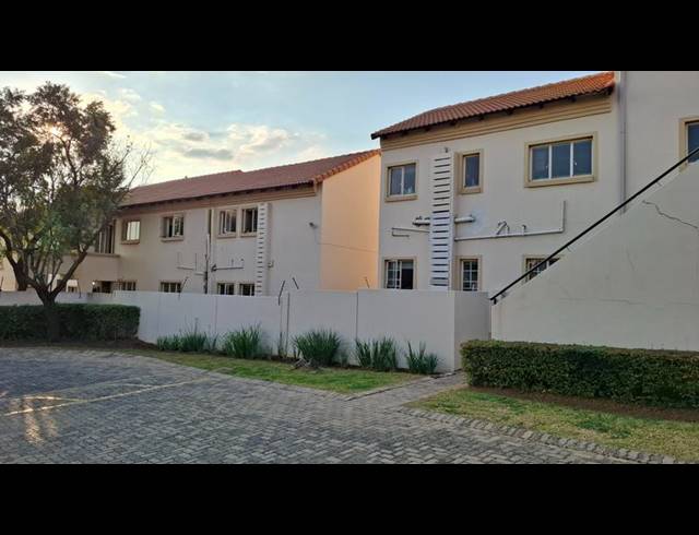 2 BEDROOM APARTMENT FOR SALE IN COUNTRY VIEW